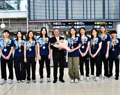 ขนไก่สาวไทยเดินทางกลับเมืองไทยแล้วหลังคว้ารองแชมป์ทีมเอเชีย 2024 